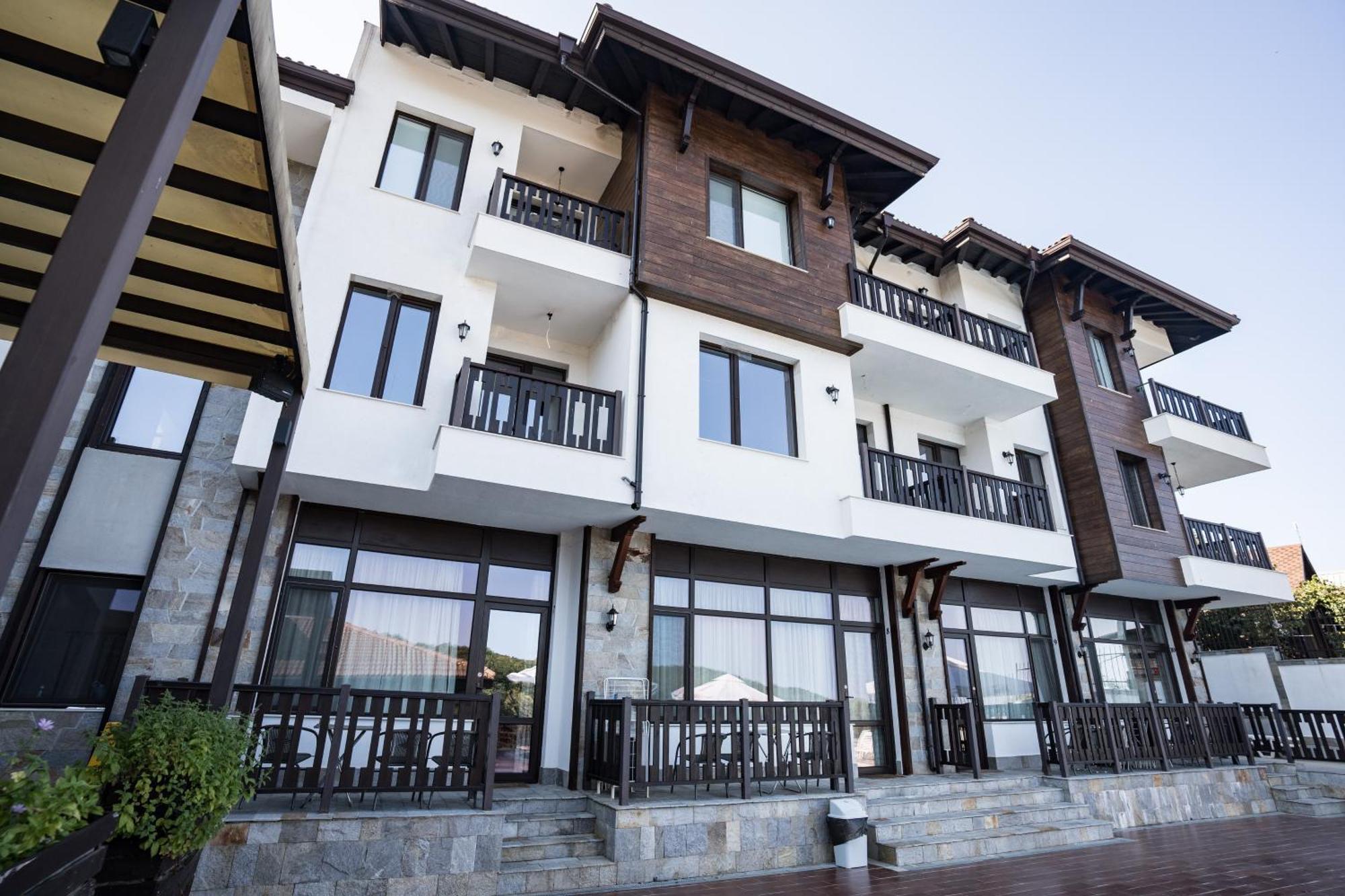 St George Apartcomplex Shkorpilovtsi Extérieur photo