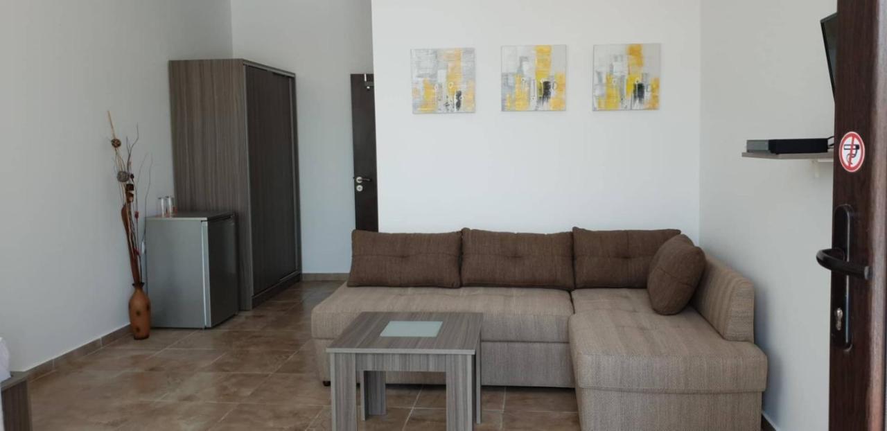 St George Apartcomplex Shkorpilovtsi Extérieur photo